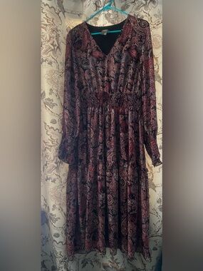 Taylor Burgundy and Black Paisley V-Neck Tunic